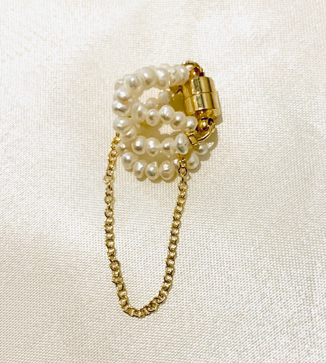 Layer Me in Pearl Clip Earring