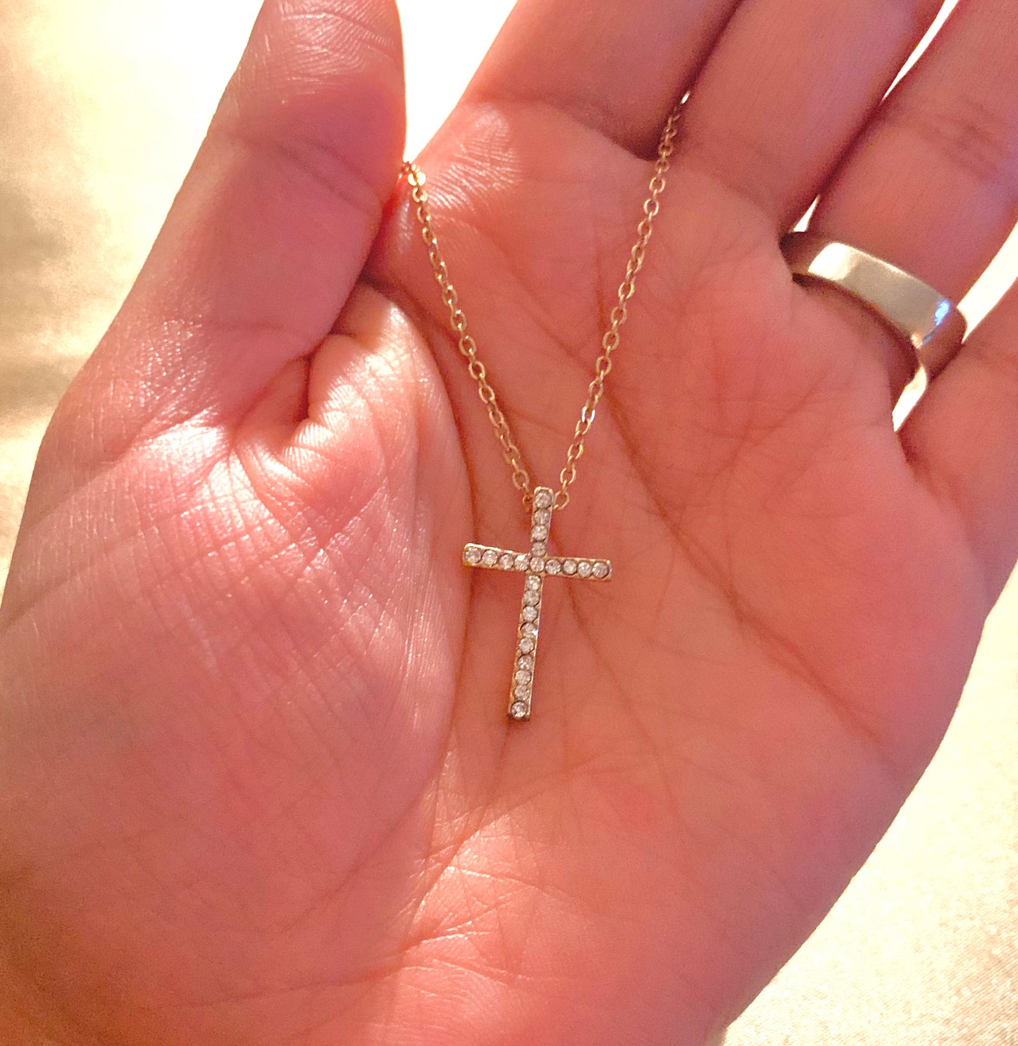 La Mini Cross Necklace